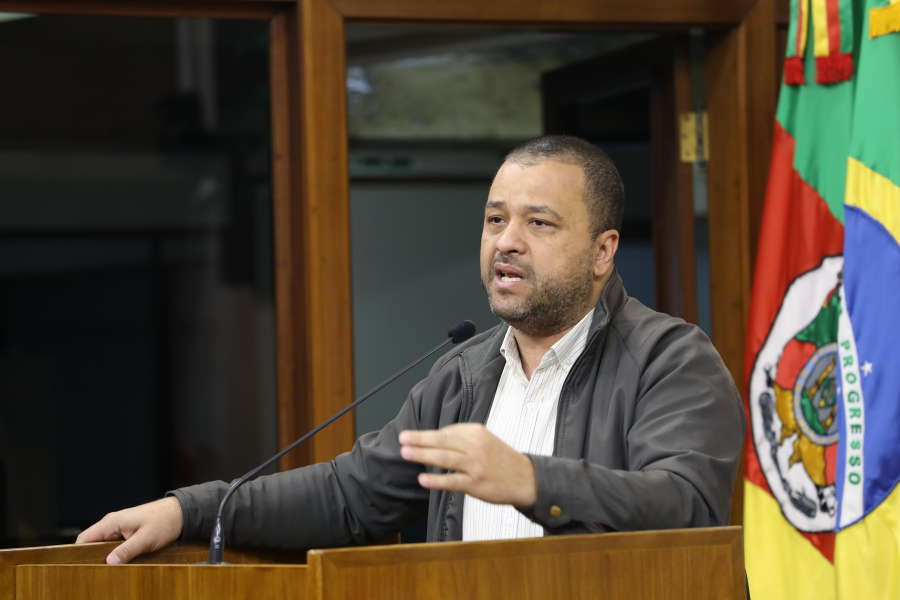 Presidente Caregnato sugere a criação de um protocolo antirracista no Legislativo
