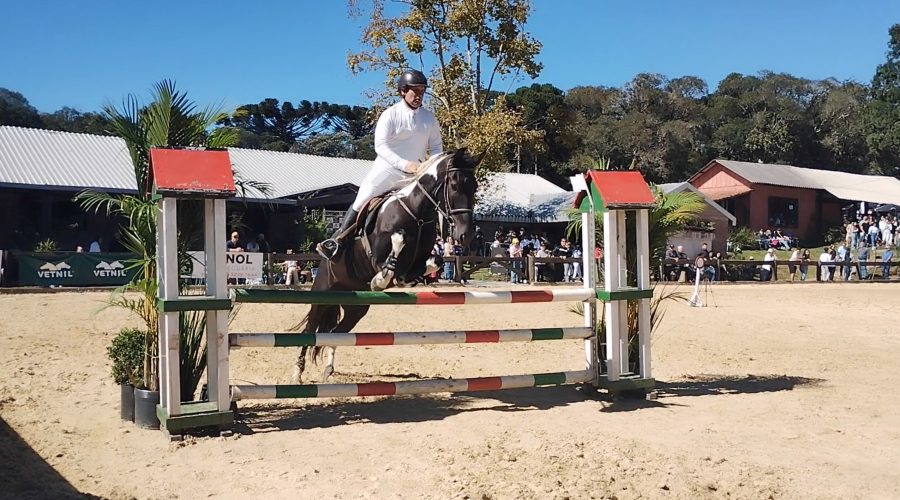 Caxias do Sul realiza 10ª Edição da Copa de Saltos do fim de semana