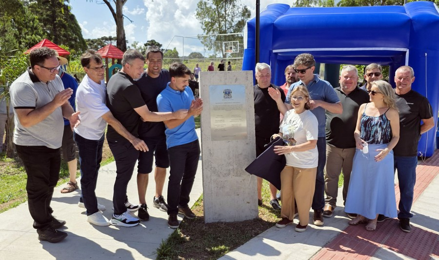 Carlos Barbosa inaugura Complexo Esportivo do Bairro Triângulo 