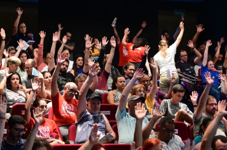 Servidores de Caxias do Sul aprovam proposta da Campanha Salarial 2026 em assembleia